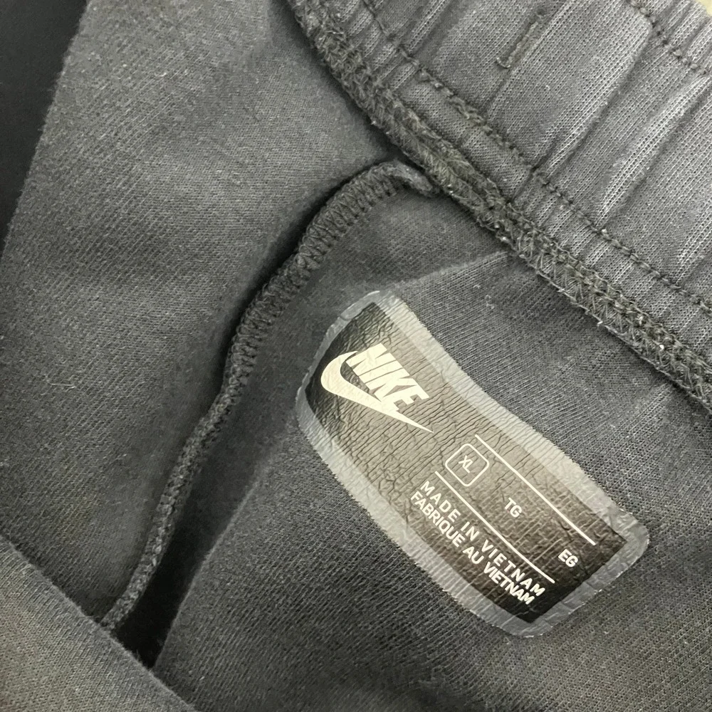 Nike Joggers Mens XL Black Tech Fleece CU4495-010 Tapered Athletic Sweatpants